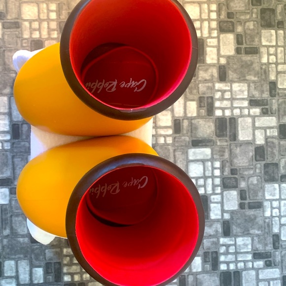 Cape Robbin - Picture 2 of 3